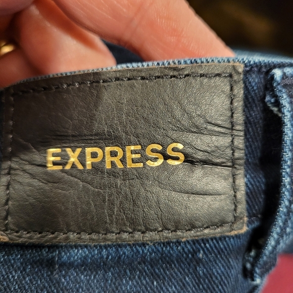 EXPRESS barrell leg super high rise cropped jeans - 6. D16 - Picture 4 of 6